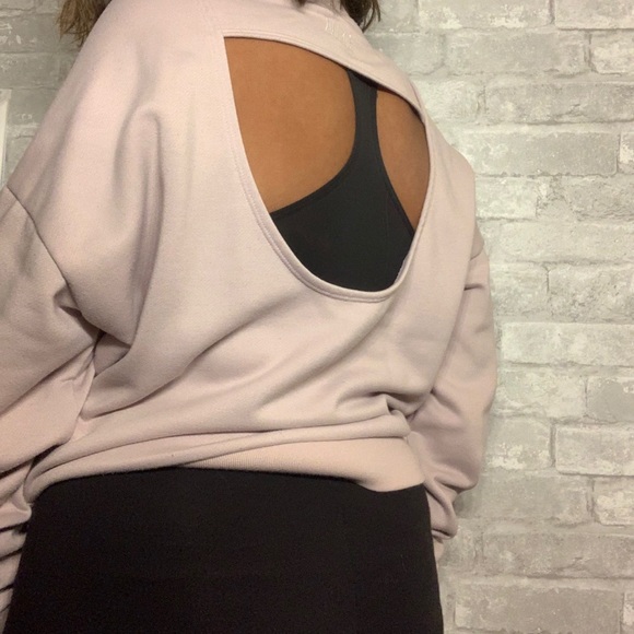 Baby pink Nike running crew neck - Picture 2 of 6